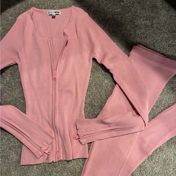 Fashion Nova Other - Fashion Nova Pink Ribbed Set with Zipper Design